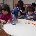 初めてのひも通しあそび