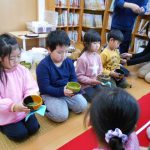 レストランごっこ準備中・・・♪