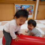 お友だちと一緒に遊ぶと楽しいね☆